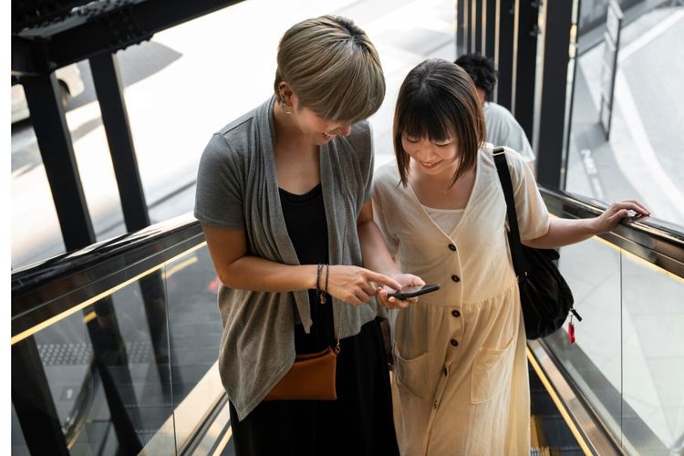 Ilustrasi. Orang kaya dan kelas menengah bekerja keras sama-sama. Namun, cara mereka berpikir tentang uang sangat berbeda. Berikut lima kebiasaan yang ditinggalkan orang kaya untuk mencapai kebebasan finansial.