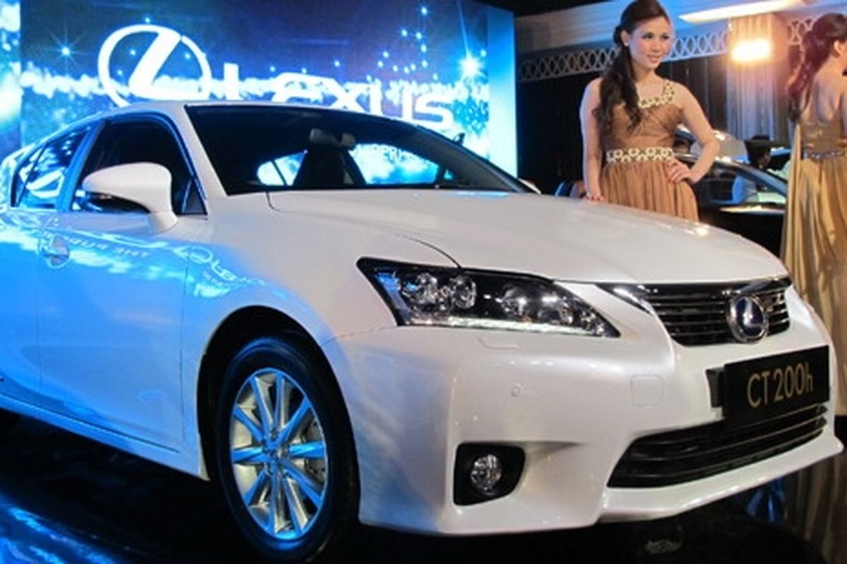 CT200h melengkapi melengkapi varian hibrida yang dipasarkan Lexus di Indonesia