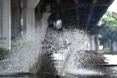 Banjir Jakarta, Waspada Banyak Ranjau Lubang di Jalan