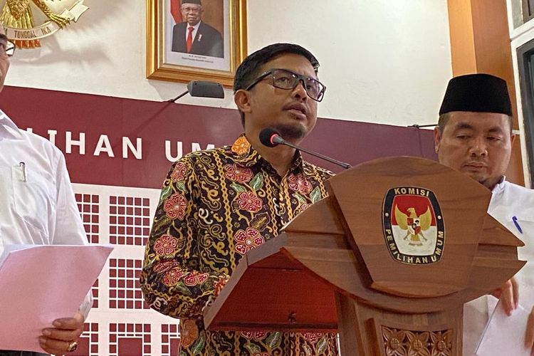 Koordinator Divisi Teknis Penyelenggaraan Pemilu KPU Idham Holik saat konferensi pers di Kantor KPU, Jakarta Pusat, Kamis (15/6/2023).