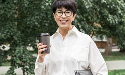 7 Rahasia Tampil Trendi untuk Perempuan Usia 60 Tahun