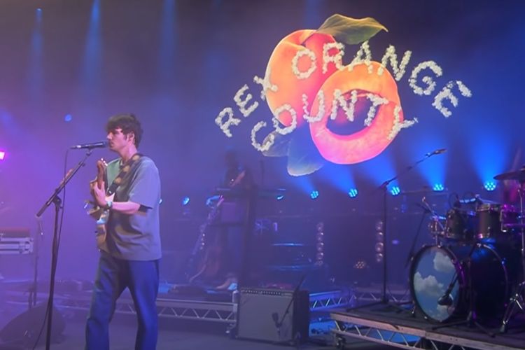 Rex Orange County performs Best Friend at Glastonbury 2019