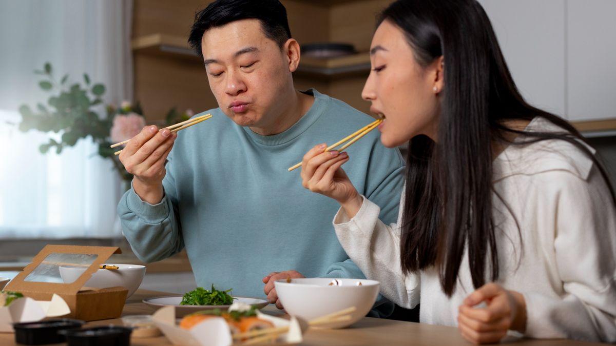 Benarkah Harus Mengunyah Makanan 32 Kali agar Pencernaan Lancar?