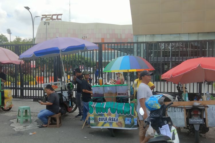 Cerita Pedagang di Gedung DPRD Sumsel Jelang Aksi Demo: Harap Damai di Antara Waswas 