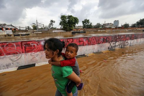 Atasi Banjir, Normalisasi Sungai Ciliwung Tidak Cukup Sekali