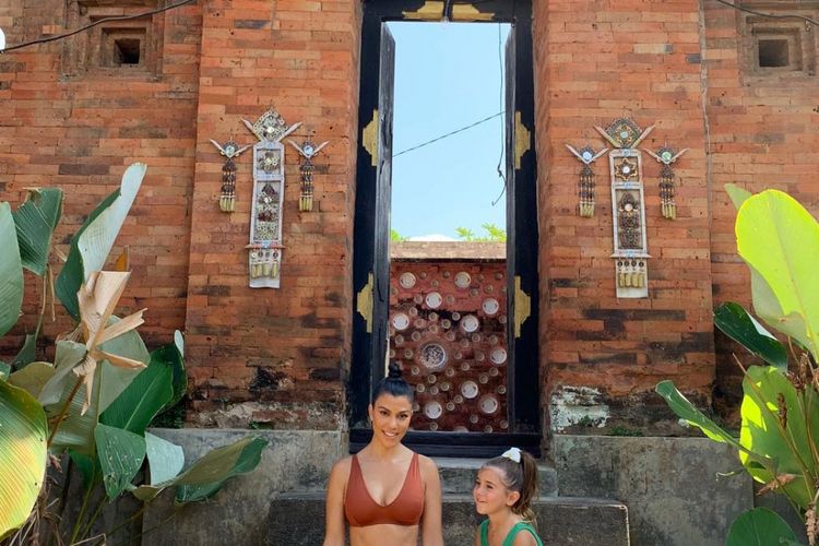 Salah satu unggahan foto Kourtney Kardashian ketika berlibur di Bali.