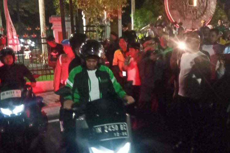 Kapolda Berseragam Ojol Datangi Aksi untuk Affan Kurniawan di Pangkalpinang