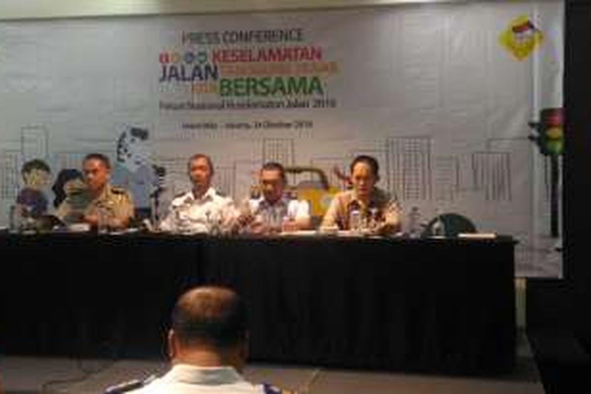 Konferensi Pers Penyelenggaraan Pekan Nasional Keselamatan Jalan Tahun 2016, di Hotel Alila Jakarta, (24/10)