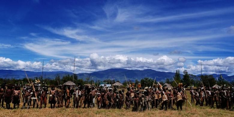 Festival Lembah Baliem di Kabupaten Wamena, Papua, berlangsung 6-8 Agustus 2015.