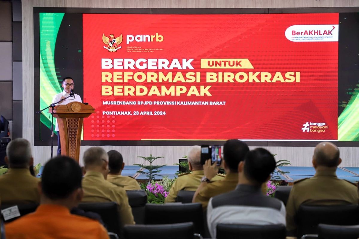 Menteri Pendayagunaan Aparatur Sipil Negara Reformasi Birokrasi (Menpan-RB) Abdullah Azwar Anas saat menghadiri Musyawarah Perencanaan Pembangunan (Musrenbang) Provinsi Kalbar, Pontianak, Selasa (23/4/2024).