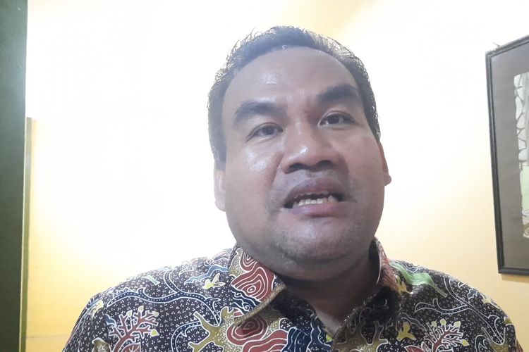 Bupati Blora, Arief Rohman menjelaskan tentang surat klarifikasi dari Kemendagri terkait seleksi pengisian perangkat desa, saat ditemui di Kantor Bapedda Blora, Kamis (23/6/2022)