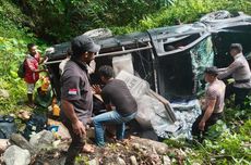 Mobil Angkut Logistik Pilkada Terbalik di Kabupaten Buru, 4 Polisi dan Ketua PPS Terluka