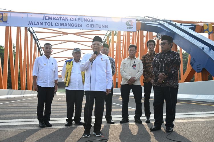 Wakil Presiden (Wapres) RI Ma’ruf Amin meresmikan Jalan Tol Cimanggis–Cibitung, di Kecamatan Cileungsi, Kabupaten Bogor, Selasa sore (9/7/2024) sore.