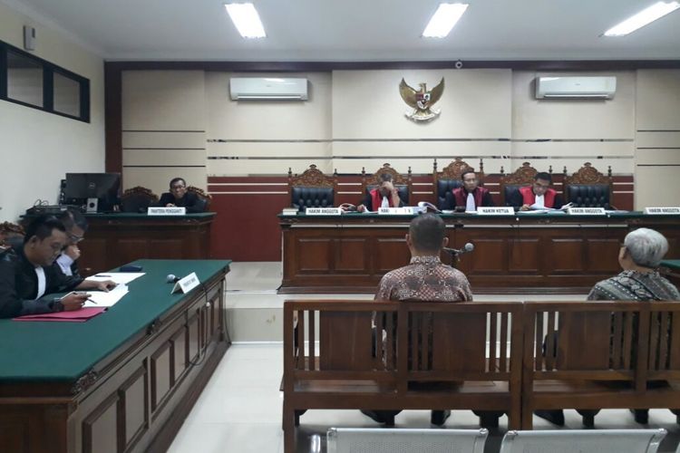Sidang perdana kasus suap DPRD Jatim di Pengadilan Tipikor Surabaya.