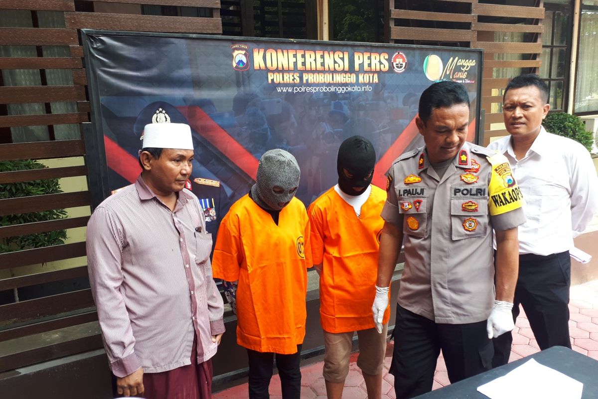 Kedua remaja yang berbuat mesum di masjid ini dilepas polisi karena pelapor memcabut laporan. 