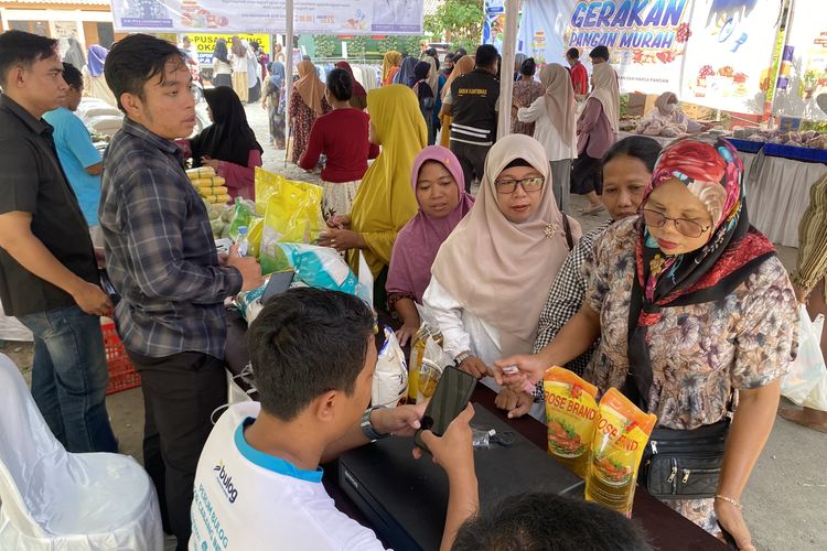 Cerita Warga Indramayu Berburu Sembako Murah hingga ke Desa Tetangga, Selisih Rp 1.000 Pun Sangat Berarti