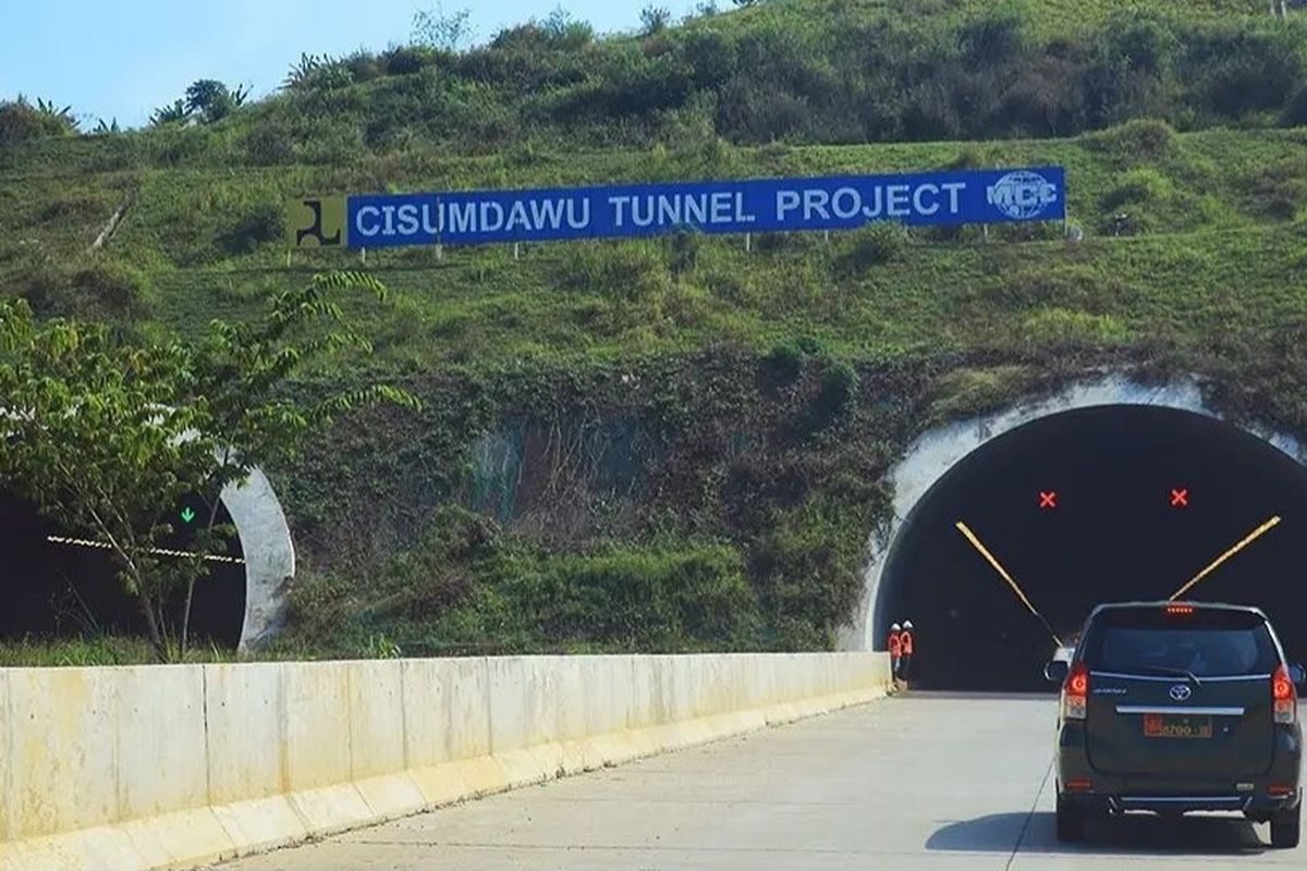 Terowongan Kembar Tol Cisumdawu