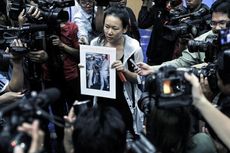 Keluarga Penumpang MH370 Asal China Berunjuk Rasa di Luar Kantor PM Malaysia