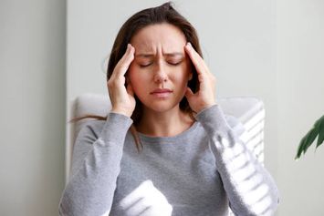 5 Cara Mengatasi Sakit Kepala Tanpa Minum Obat