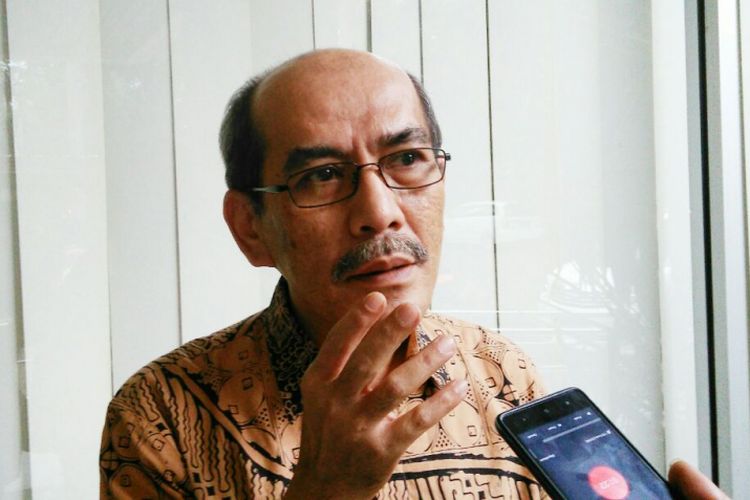 Ekonom senior dari Institute for Development of Economics and Finance ( INDEF) Faisal Basri di Kantor Himpunan Kerukunan Tani Indonesia, Jakarta, Jumat (17/3/2017).