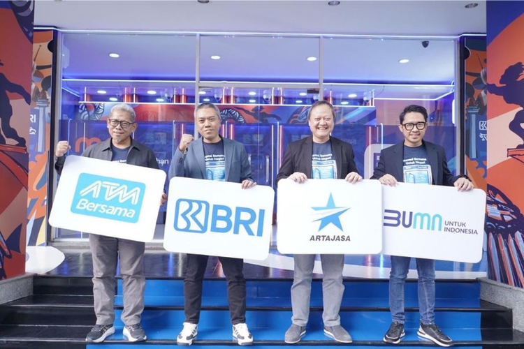 Direktur Retail Funding & Distribution BRI Andrijanto memberi sambutan dalam acara peluncuran Cardless Withdrawal. 