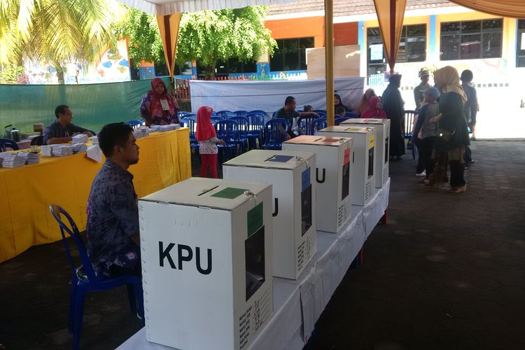 Suasana TPS 058 RT 045 Rw 010 Kelurahan 8 Ilir Palembang, Sumatera Selatan, Rabu (17/4/2019).