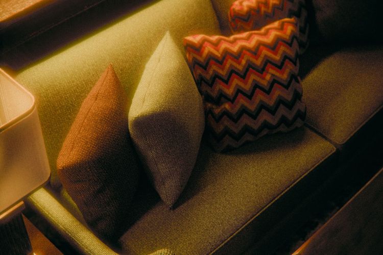 Sering Dianggap Sepele, Salah Pilih Warna Sofa Bikin Suasana Rumah Pengap