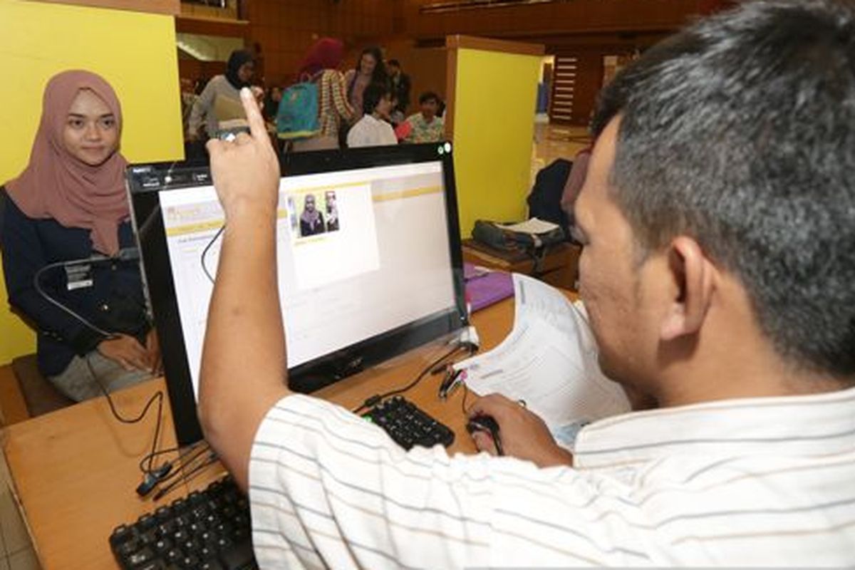 Suasana pemotretan calon mahasiswa baru Unpad jalur SNMPTN 2019 untuk mendapatkan Kartu Tanda Mahasiswa.