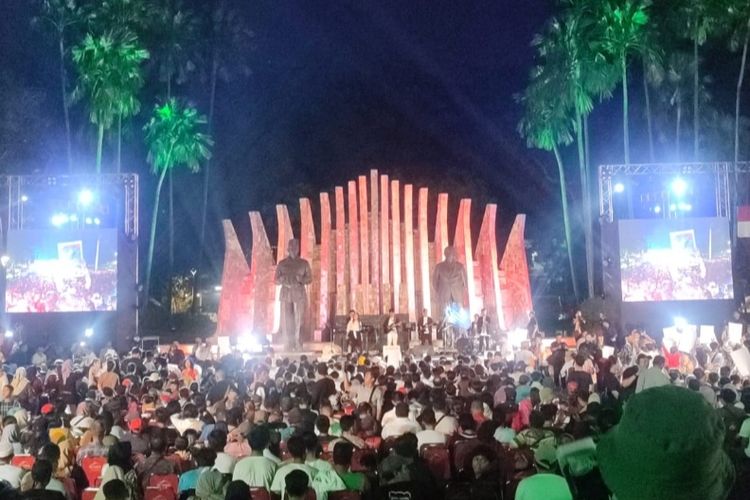 Suasana acara Indonesia Memanggil Gibran di Tugu Proklamasi, Menteng, Jakarta Pusat, Sabtu (21/10/2023).