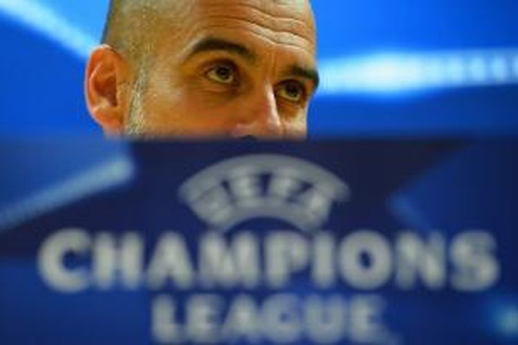 Pelatih Bayern Muenchen, Josep Guardiola, dalam salah satu sesi jumpa pers Liga Champions. 