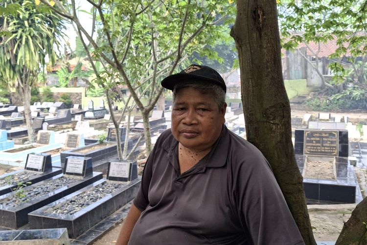 Umar Hadi, Penjaga Makam di Lebak yang 15 Tahun Hidup dari Gaji Rp 400 Ribu