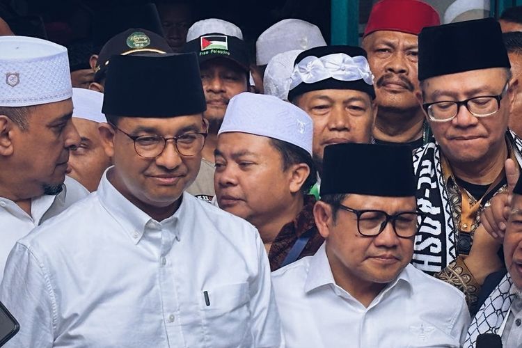 Capres dan cawapres nomor urut 1, Anies Baswedan dan Muhaimin Iskandar di Masjid Az Zikra, Sentul, Bogor, Jawa Barat, Sabtu (18/11/2023). 