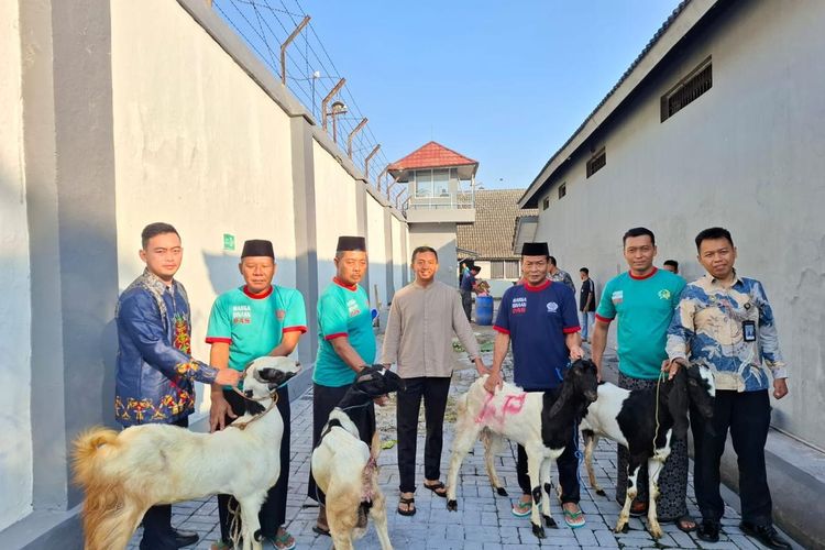 Idul Adha di Balik Jeruji, 4 Narapidana Rutan Demak Berkurban Kambing