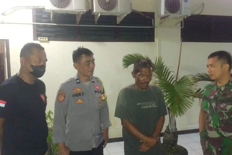 Pria dengan gangguan jiwa di Cilacap, Jawa Tengah, yang sempat disebut sebagai culik diamankan petugas.