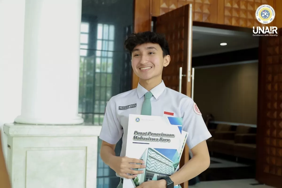 Kisah Deedat Lolos Farmasi Unair Lewat Jalur Golden Ticket 2026