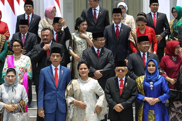 Suasana persiapan pemotretan Kabinet Indonesia Maju di Istana Negara, Jakarta, Rabu (23/10/2019). Presiden RI Joko Widodo mengumumkan dan melantik Menteri-menteri Kabinet Indonesia Maju serta pejabat setingkat menteri.