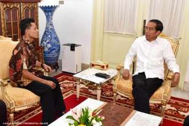 Muhammad Kusrin diterima Presiden Joko Widodo di Istana Merdeka, Senin (25/1/2016). 