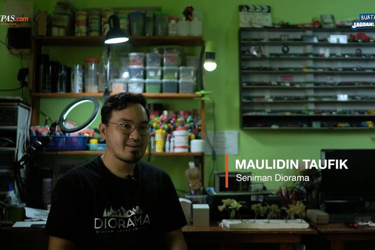 Maulidin Taufik, Anak Disleksia yang sukses menjadi Seniman Diorama