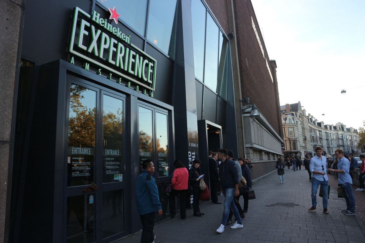 Bagian depan Heineken Experience di Amsterdam, Belanda.