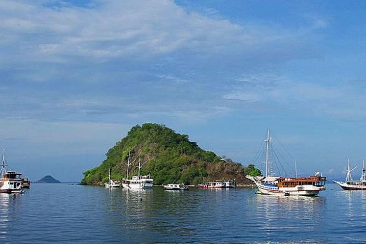 Suasana pagi di Labuan Bajo, Kabupaten Manggarai Barat, Nusa Tenggara Timur, Selasa (19/1/2016).