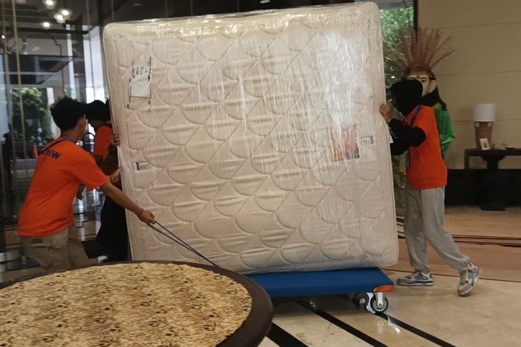 Hari Ketiga Pengosongan Hotel Sultan, PT Indobuildco Belum Hubungi Pemerintah
