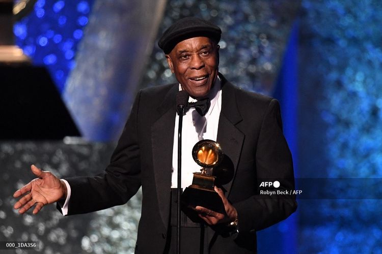Musisi Buddy Guy menerima pengharaan Best Traditional Blues Album untuk The Blues Is Alive And Well pada 61st Annual Grammy Awards pada 10 February 2019 di Los Angeles, California.