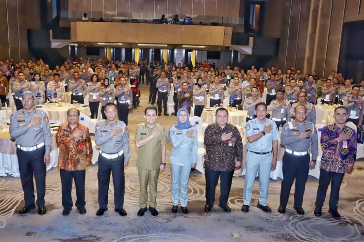 Tim Pembina Sistem Administrasi Manunggal Satu Atap (Samsat) mengadakan Rapat Koordinasi (Rakor) Analisis dan Evaluasi Pelayanan Registrasi dan Kesamsatan Tahun Anggaran 2024 di Medan, Sumatera Utara (Sumut), Jumat (2/8/2024).