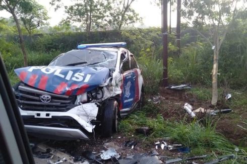 Terlibat Tabrakan Beruntun, Mobil Patroli yang Dikendarai Kasatlantas di Kalsel Ringsek