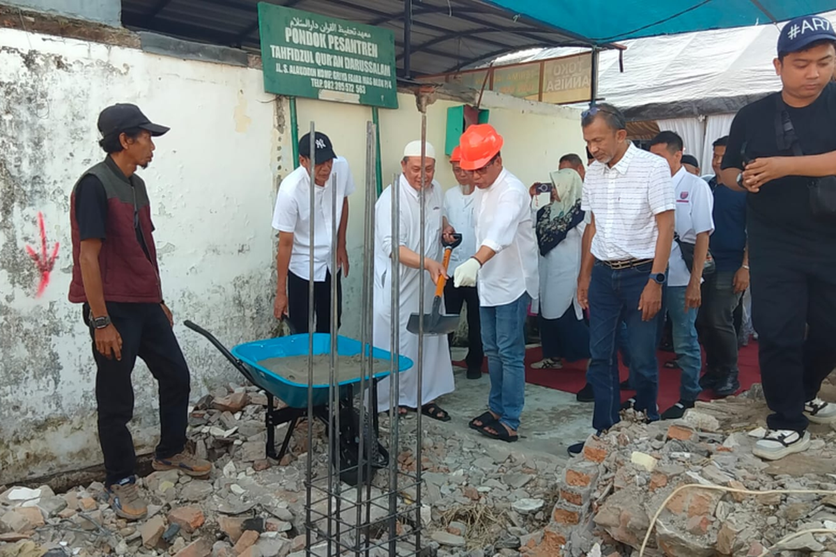 Kapolda Sulsel Irjen Pol Andi R Djajadi meresmikan pembangunan Pondok Thafiz Darussalam. 