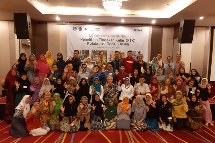 Tanoto Foundation melalui Program Pintar  atau pengembangan inovasi untuk kualitas pembelajaran menggelar lokakarya nasional Penelitian Tindakan Kelas (PTK) Kolaborasi Guru - Dosen di Jakarta dan berlangsung 13-15 Juli 2019.