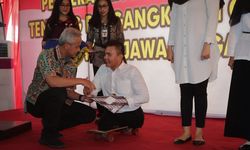 Cerita Penyandang Disabilitas yang Terharu Terima SK CPNS dari Ganjar