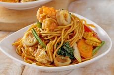 Resep Mi Goreng Seafood Chinese Food, Bumbui Mi Sebelum Tumis