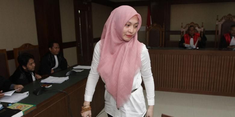 Angelina Sondakh memberikan kesaksian pada sidang di Pengadilan Tipikor, Jakarta Pusat, dengan terdakwa Muhammad Nazaruddin, Rabu (6/1/2016).