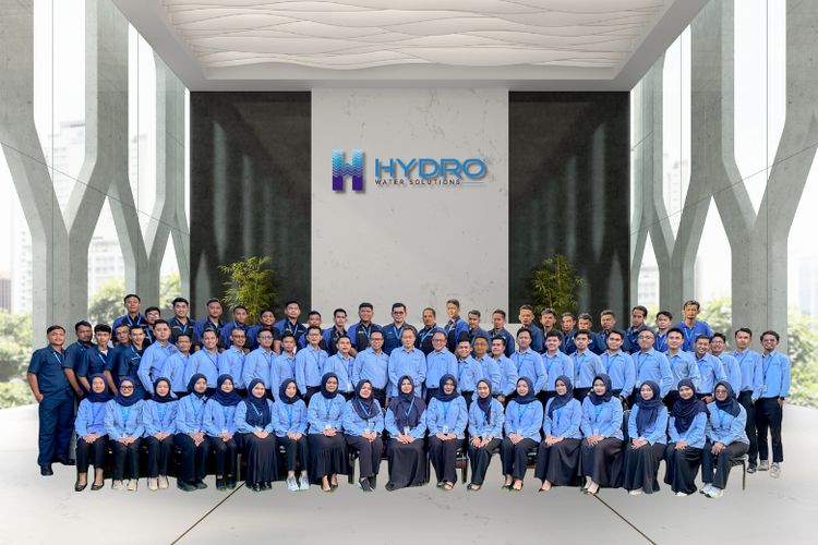 Jajaran manajemen dan pemangku kepentingan PT HYDRO berfoto bersama usai pelaksanaan Rapat Umum Pemegang Saham Tahunan (RUPST) tahun buku 2025.